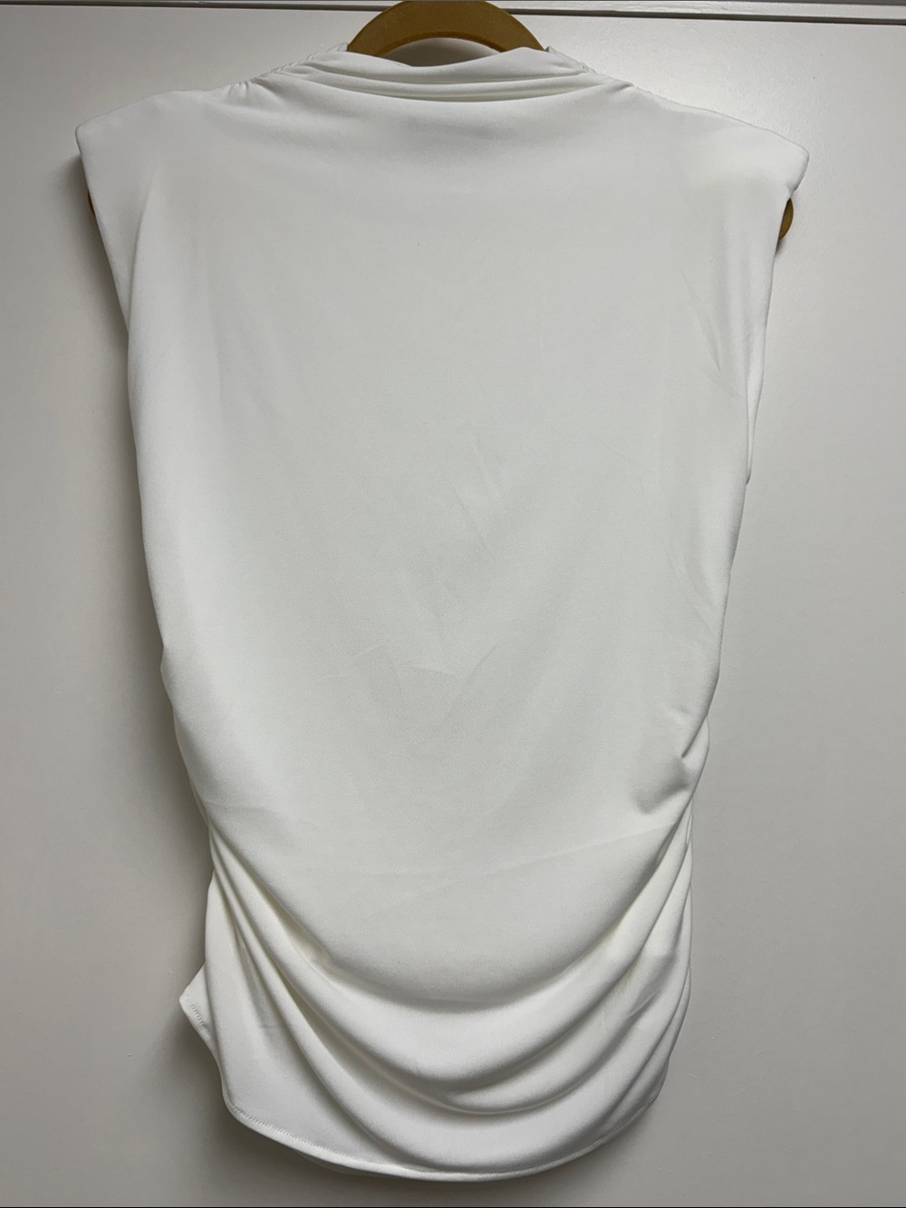 Halston Boxy Shoulder Women’s White Rusched Side Stretchy Top Size M Sleeveless - Picture 8 of 8